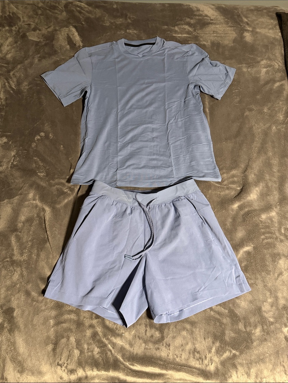 lululemon athletica Men's Light Blue Athletic Shorts and T-shirt Set